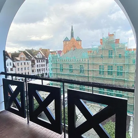 Apartment Penthouse In The Old Citycenter